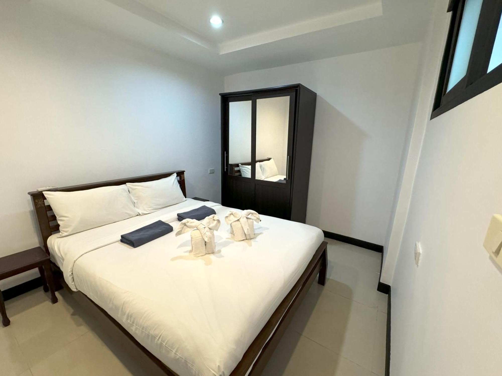 Patong Tower Apartment By Lofty Exteriör bild