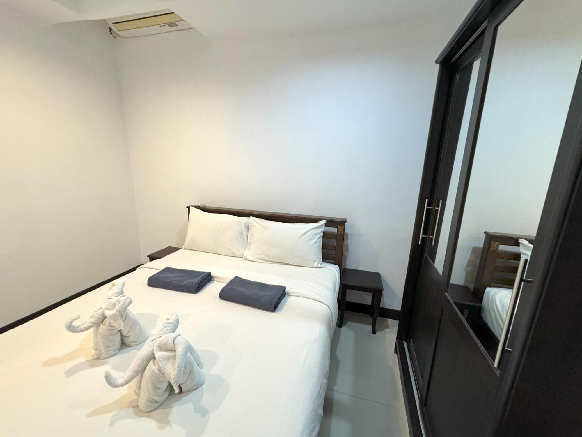 Patong Tower Apartment By Lofty Exteriör bild