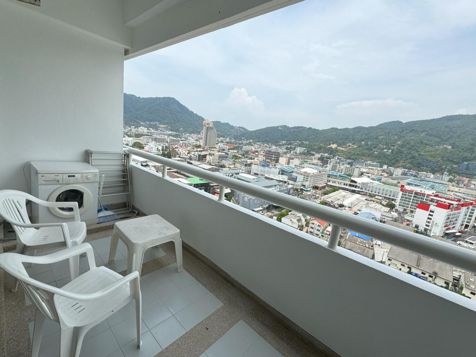 Patong Tower Apartment By Lofty Exteriör bild