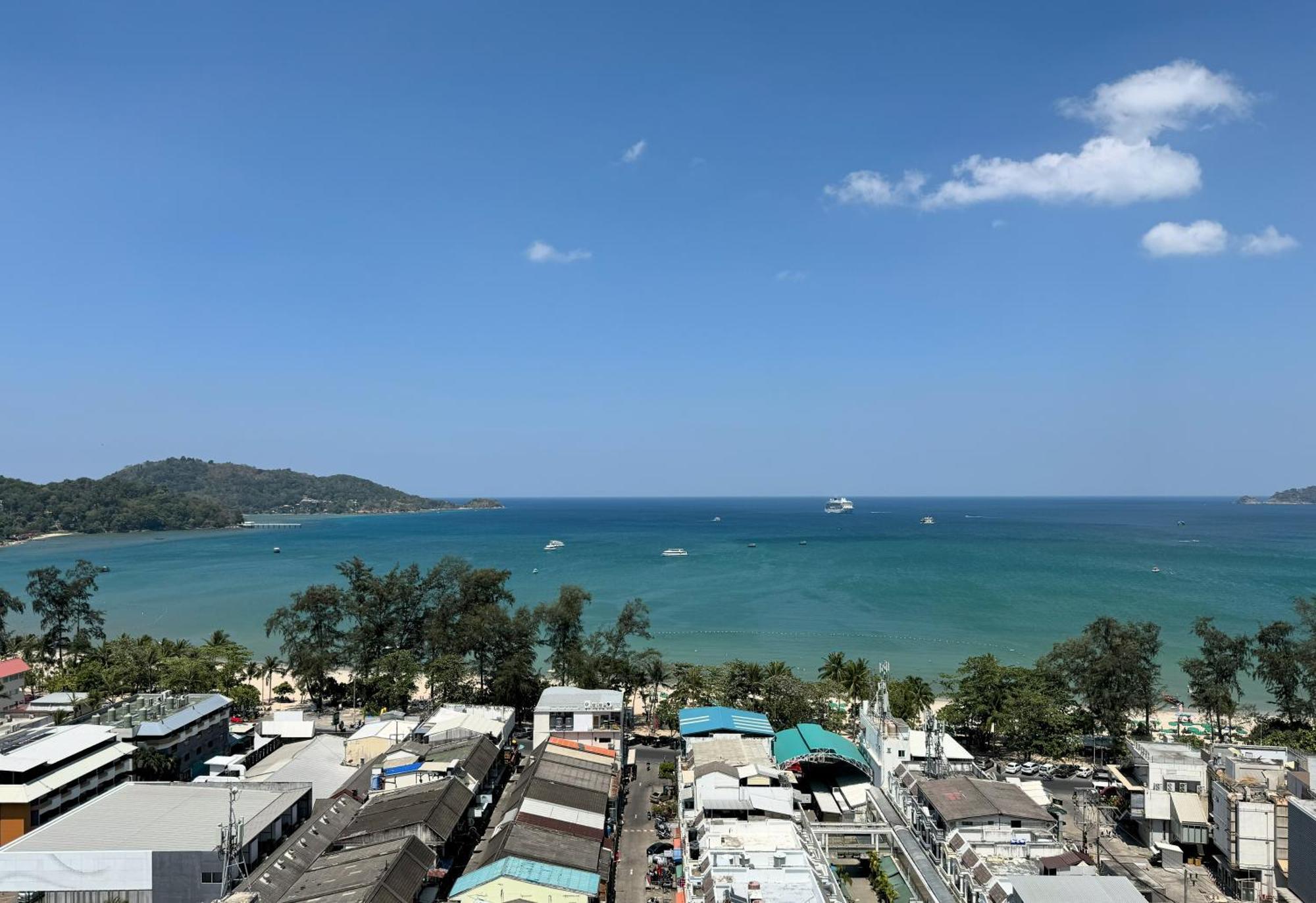 Patong Tower Apartment By Lofty Exteriör bild