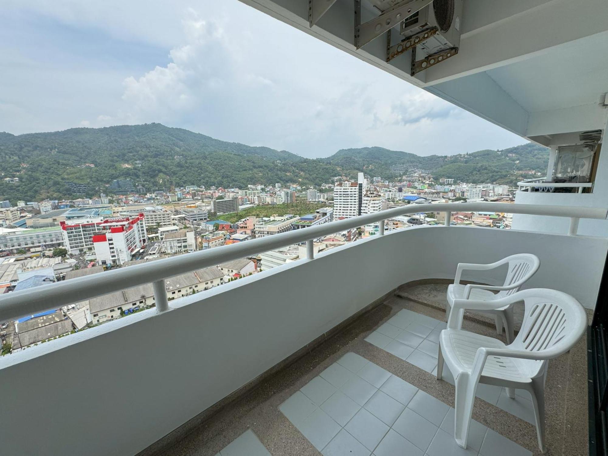 Patong Tower Apartment By Lofty Exteriör bild